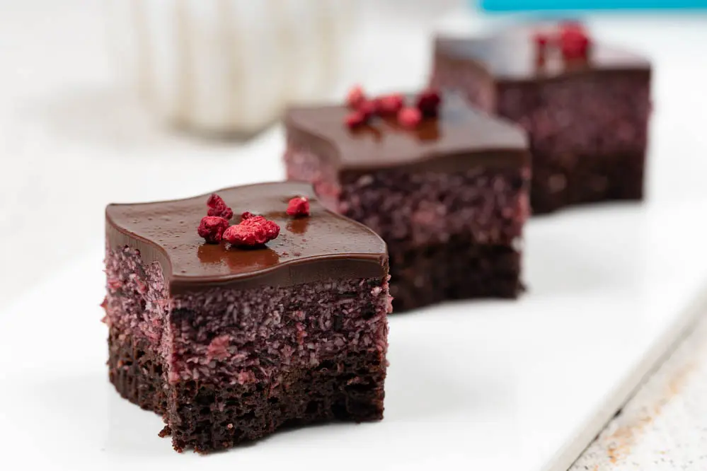 CHERRY RIPE & KAKADU PLUM VEGAN SLICE, 47x47 WAVE, Frozen, Box 48/1