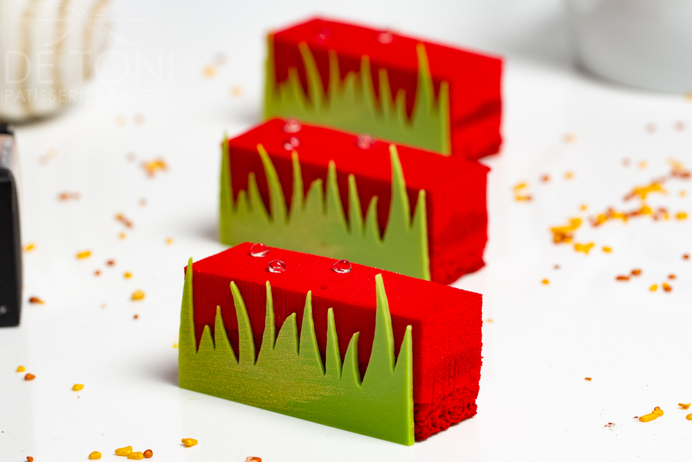 SLICE STRAWBERRY 100%  9x3, Box of 6 [HAL]